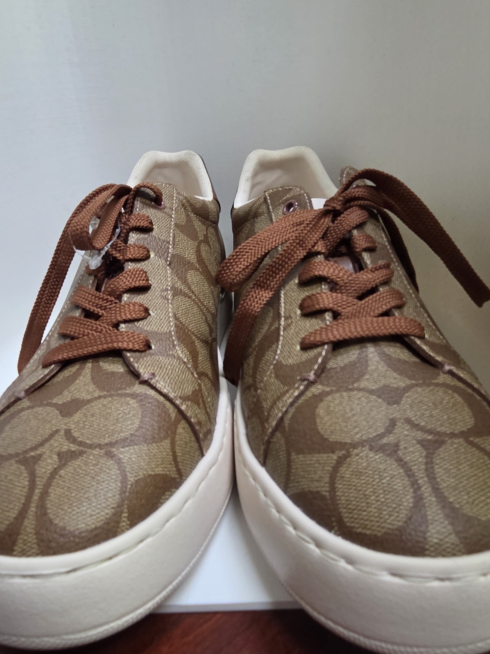 COACH Cream and White Logo Interior Sneakers Mens- 10 - Picture 2 of 8